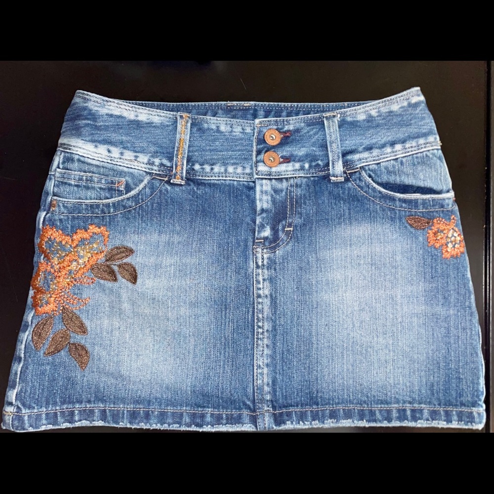 Women’s American Eagle blue Jean mini skirt size 2
